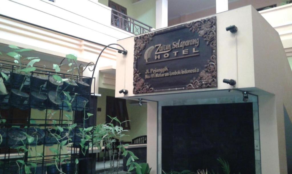 Zaitun Selaparang Hotel Lombok Bagian luar foto